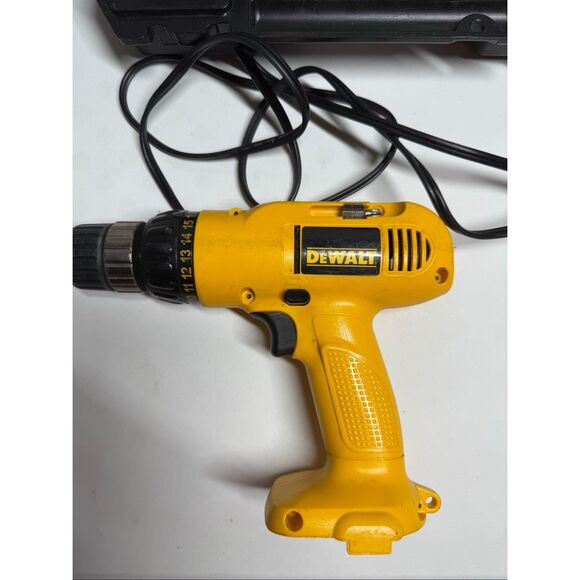 DeWalt DW9116 7,2V-18V Cordless Drill Driver Tool 1 hr Battery Charger 2 Battery - Picture 5 of 15